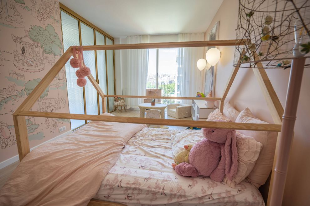 Chambre d'enfant avec lit sur mesure style cabane