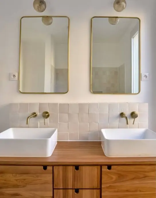 Salle de bain double vasque avec 2 miroirs